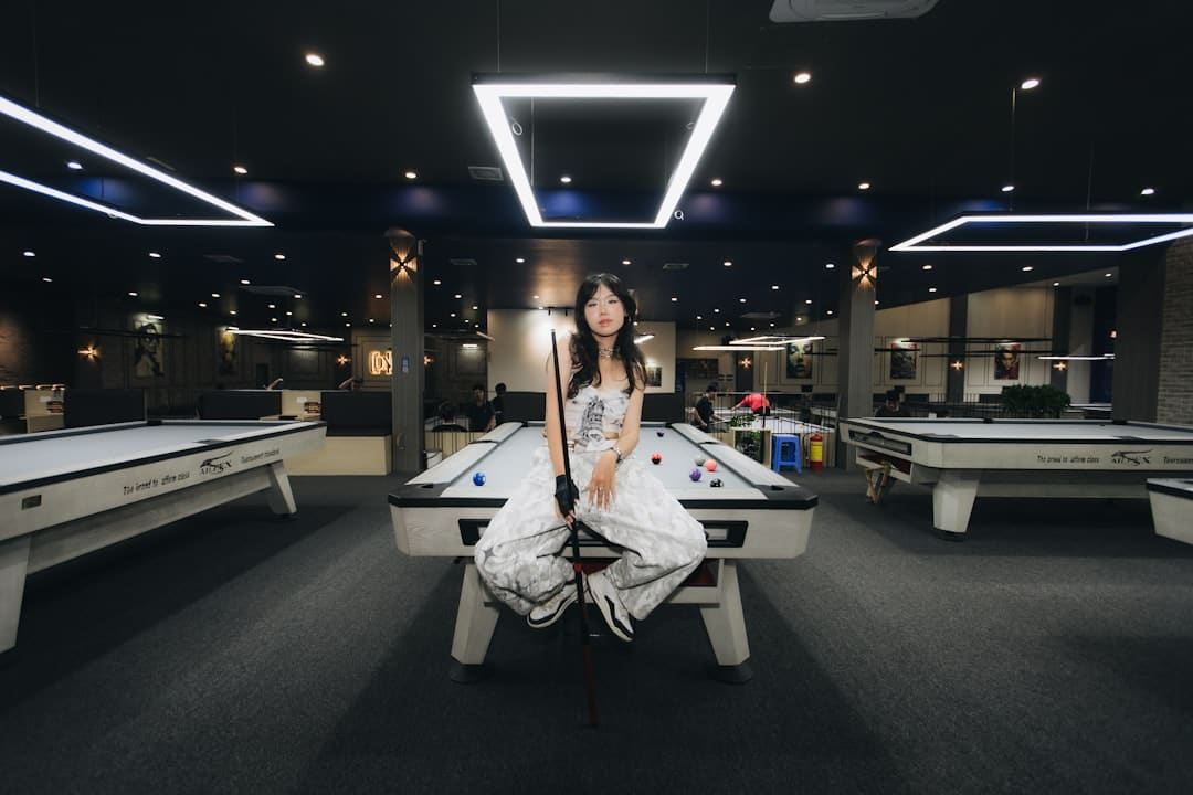 “家暴的爸、被赶开的妈、破碎的我？”NewJeans庭审辩词被质疑情感劫持